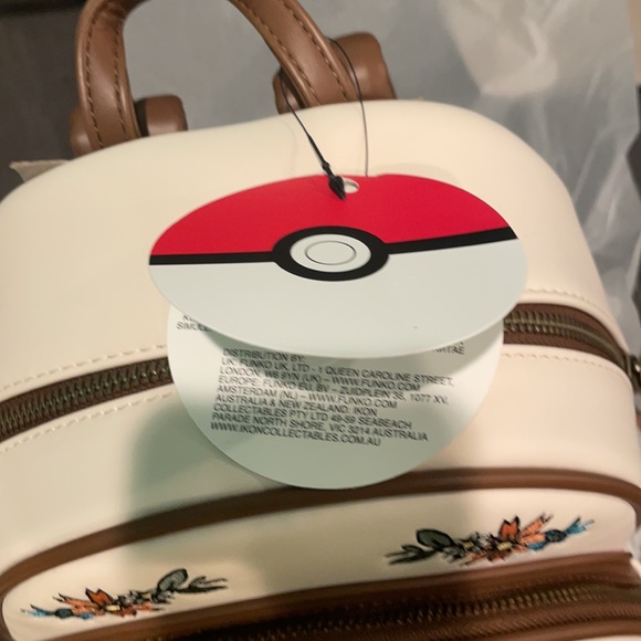 Pokémon loungefly Eve and Pikachu - Picture 4 of 5